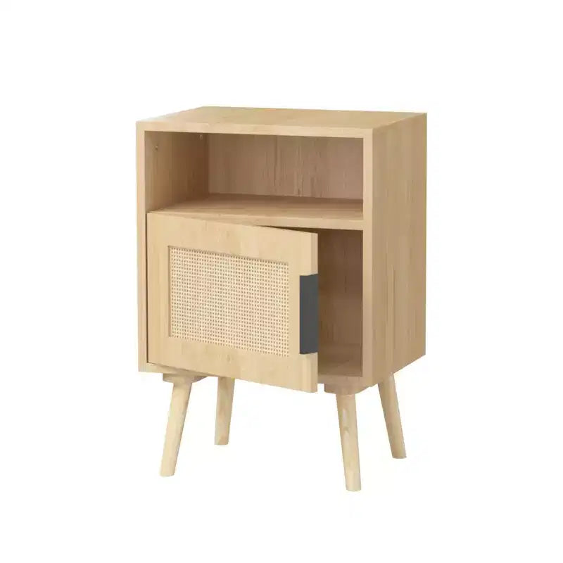 Comodino in Rattan da 22,83'' H, Tavolino con Ante e Ripiani aperti, Tavolino d'Appoggio con Gambe in Legno Massiccio per Camera da Letto, Dormitorio e Piccoli Spazi, Quercia