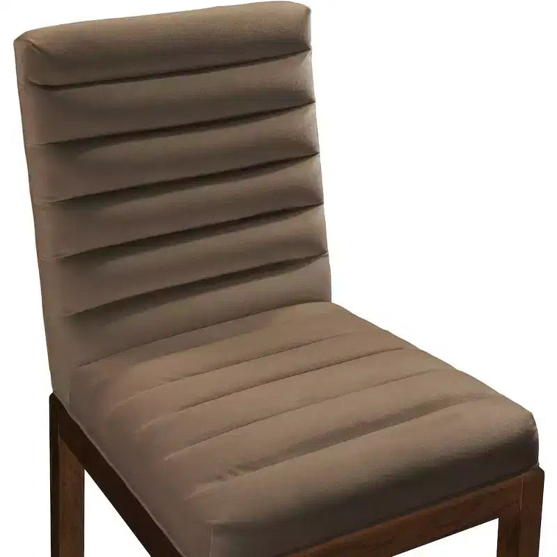 Sedia da pranzo in velluto – Trapuntatura profonda a canali, gambe in legno di frassino noce, design contemporaneo
