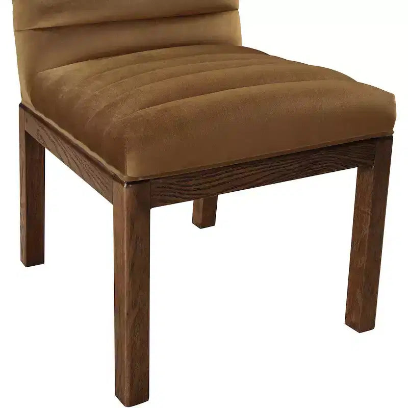 Sedia da pranzo in velluto – Trapuntatura profonda a canali, gambe in legno di frassino noce, design contemporaneo