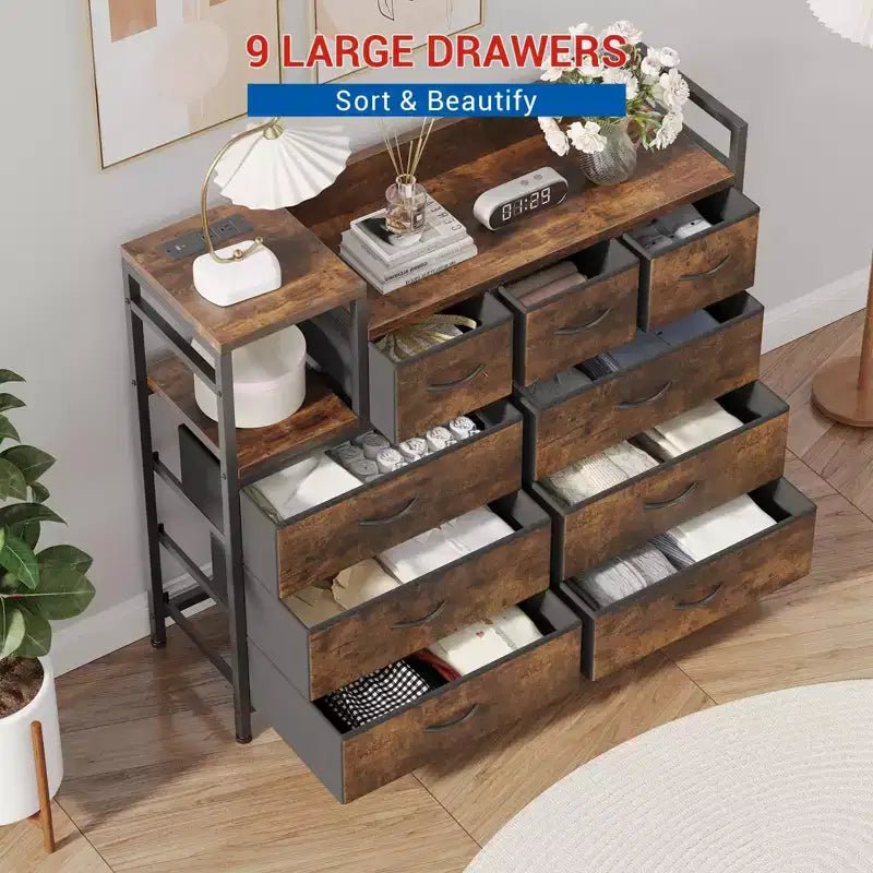 Cassettiera in tessuto a 39 cassetti, cassettiera moderna con stazione di ricarica, cassettiera con 9 cassetti e ripiano, cassettiera porta TV per camera da letto, soggiorno